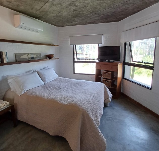 Casa en alquiler sobre Montoya, La Barra.